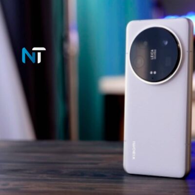 Xiaomi 15 Ultra en una superficie de madera, mostrando su diseño y cámara circular.